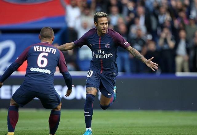 爱游戏娱乐内马尔回归赛场，势不可挡首场状态亮眼，尤文图斯观众沸腾！的简单介绍