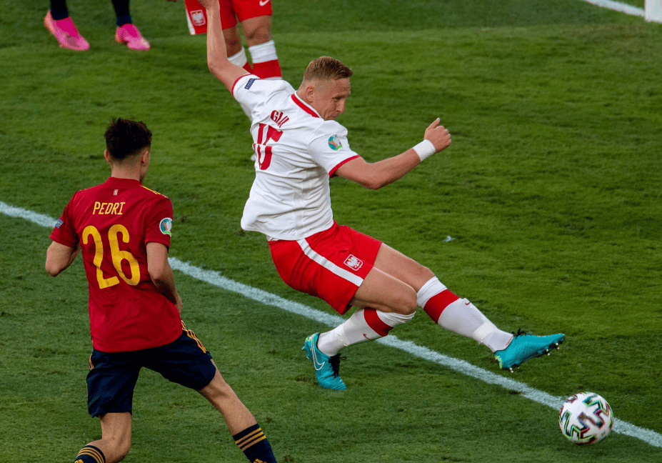 AYX GAMES今夜体能课后，费耶诺德主帅复盘备战荷甲，震撼外界，心理建设被强调的简单介绍